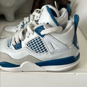 Jordan 3s size 11c. Slightly worn. No box. Smoke free